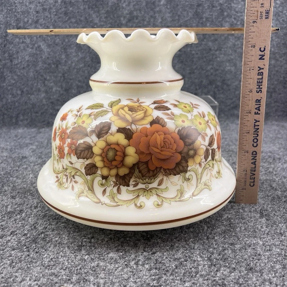 QUOIZEL Milk Glass Brown Floral 8.75